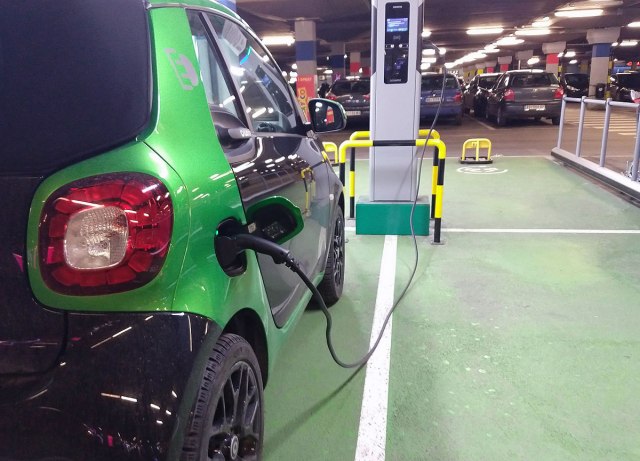 Povratak na staro: Koliko vozača će nakon električnog automobila ponovo kupiti benzinac