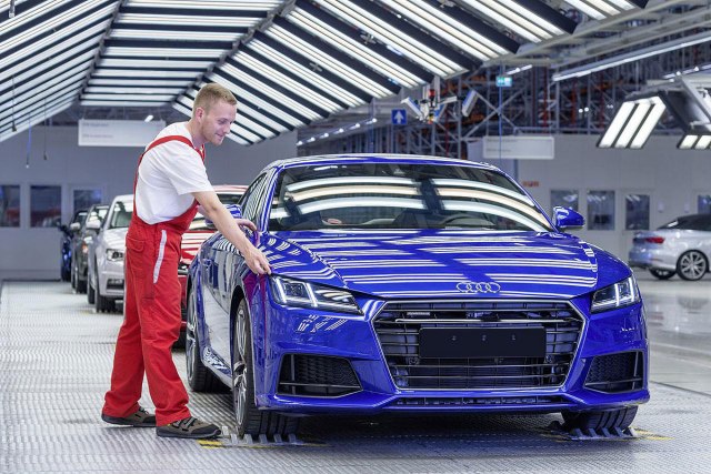 Audi nagrađuje svoje radnike u Mađarskoj bonusom od 965 evra
