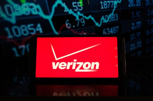 Verizon prodaje Yahoo i AOL – sve ulažu u 5G mrežu