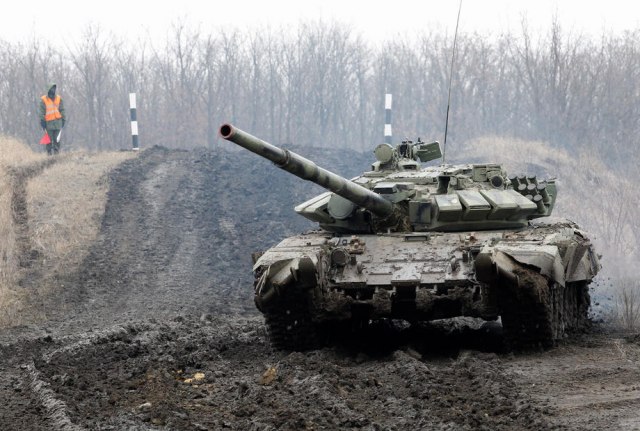 Moskva rasporeðuje desetine hiljada vojnika, Ukrajina se oseæa ugroženo; sve æe rešiti Bajden?