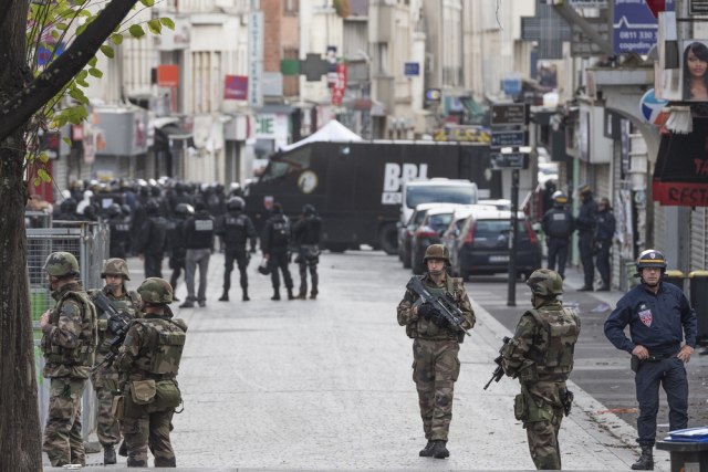 "Francuska je ozbiljno ugrožena"; Vojna hunta ili graðanski rat? VIDEO