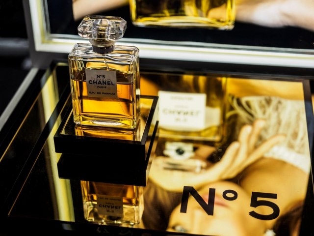 Merilin Monro je u krevetu nosila samo ovaj parfem: Najzanimljivije èinjenice o Šanelu broj 5