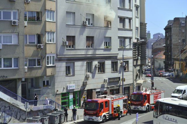 Požar u stanu uglednog Beograđanina - žena zadobila opekotine VIDEO/FOTO