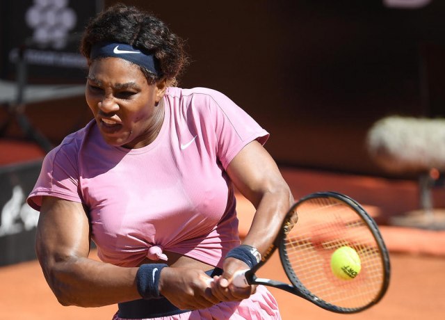 Serena poražena u 1000. meèu