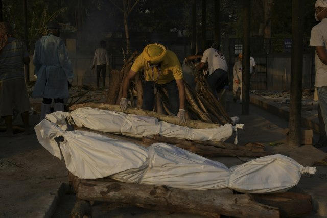 Indija tone u propast: 250.000 mrtvih; Stručnjaci: Realno ih je 10 puta više