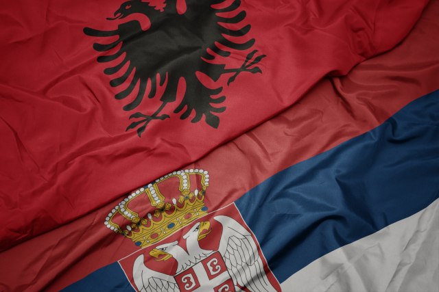 Sukob u Bujanovcu zbog zastava - Srbija ili Albanija? VIDEO