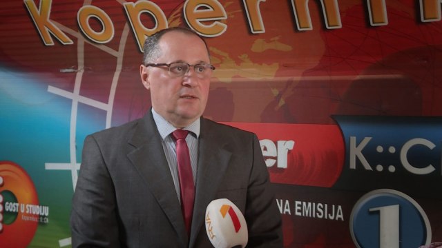 Milovanoviæ: "Podneo sam ostavku Vuèiæu, ostajem veran politici SNS" VIDEO