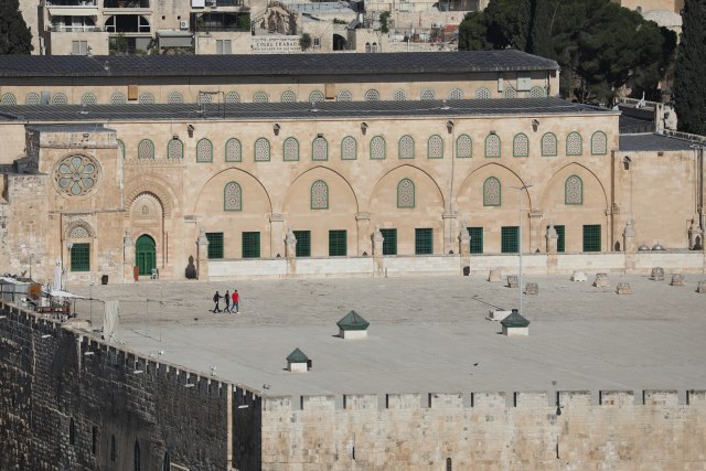 100.000 Palestinaca došlo je u džamiju Al-Aksa u Istoènom Jerusalimu FOTO