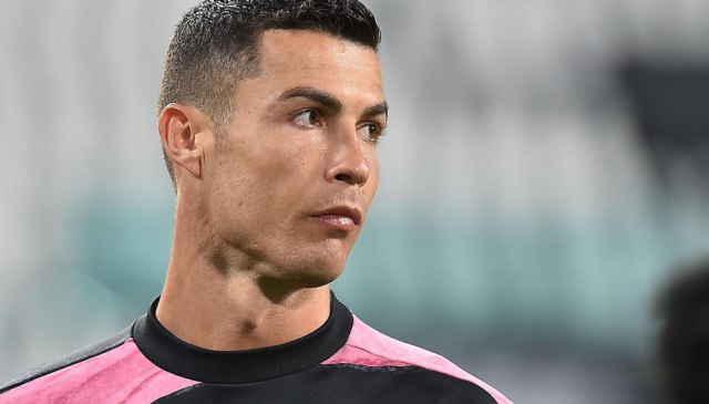 Agent "razoèarao" Ronaldovu majku