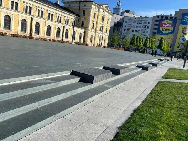 Moderni mobilijar æe dodatno osavremeniti Savski trg u Beogradu
