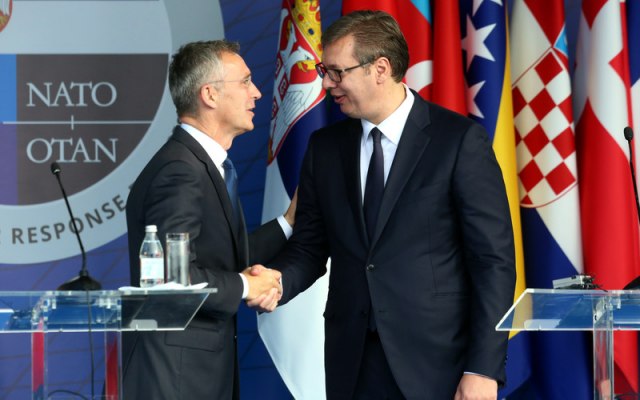 Šta će Vučić pitati Stoltenberga? 