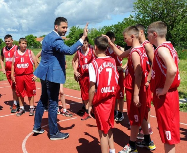 Ministar Udovičić otvorio Mali sajam sporta u Pančevu