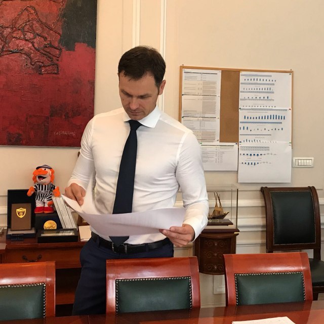 Mali signs an important agreement today; Serbia's getting closer to becoming a leader