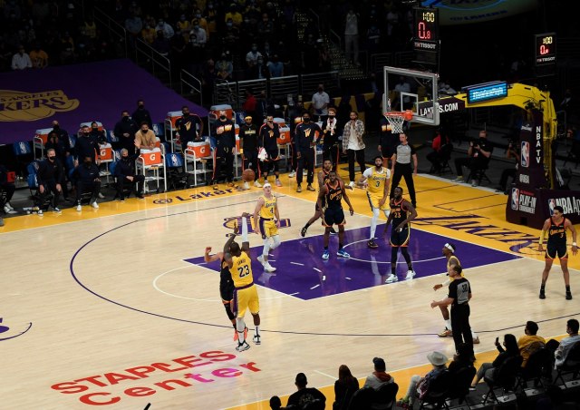 Lebron: Posle prsta u oko video sam tri obruèa i gaðao srednji VIDEO