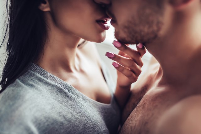 Zašto je dobro da poljubite partnera ako ste imali loš dan