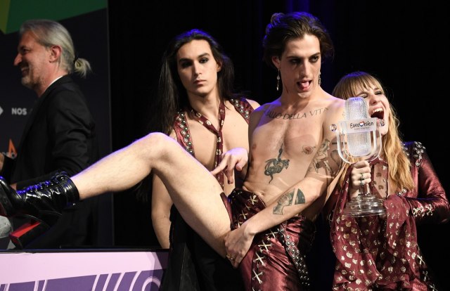 Italijani sa trona poruèili: "Rokenrol nikad neæe umreti!"