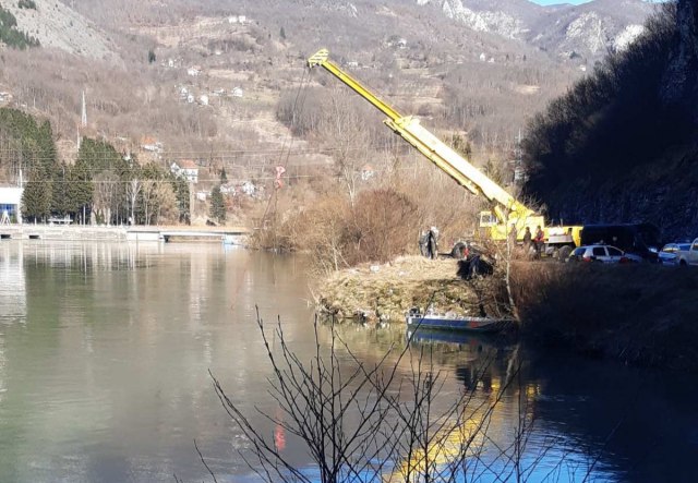 Priboj: Pronaðeno telo u Potpeækom jezeru