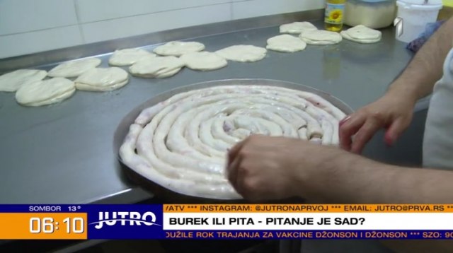 Šta više vole Novosađani: Burek ili pitu? VIDEO