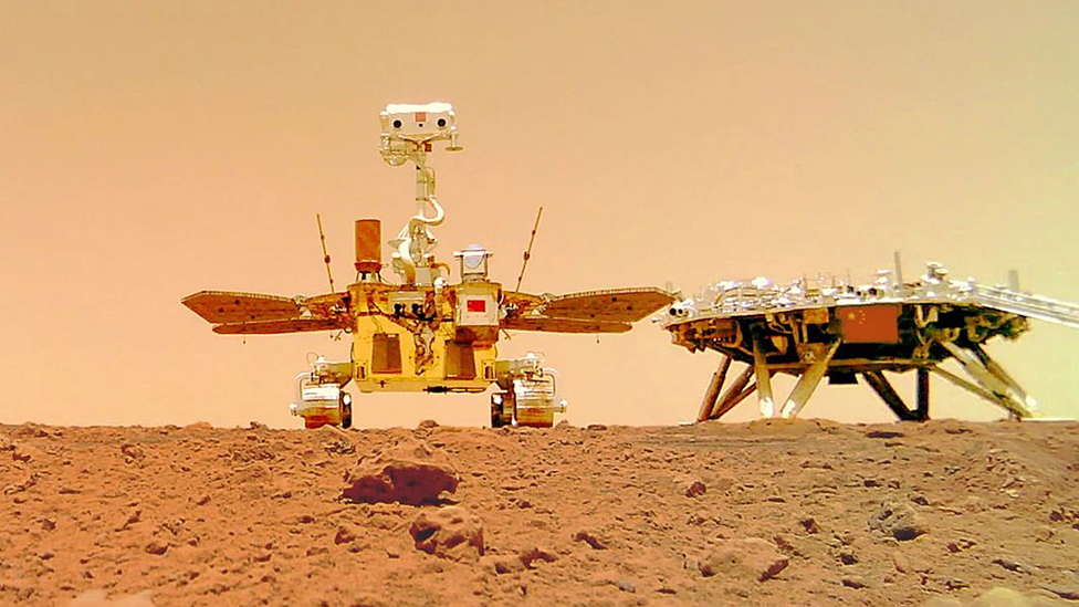 Svemir, istraživanja, Kina: Rover Džužong napravio selfi na Marsu