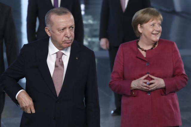 Merkelova sa Erdoganom na marginama NATO samita