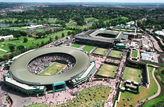 Finale Vimbldona na punom stadionu