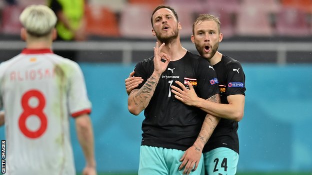 EURO 2020 i rasizam: Èeh Šik dao gol sa pola terena protiv Škotske, Austrijanac Arnautoviæ se brani od optužbi