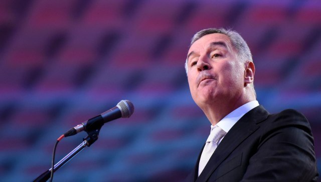 Đukanović: Obustavite ili povucite; Obaveštena i Srbija