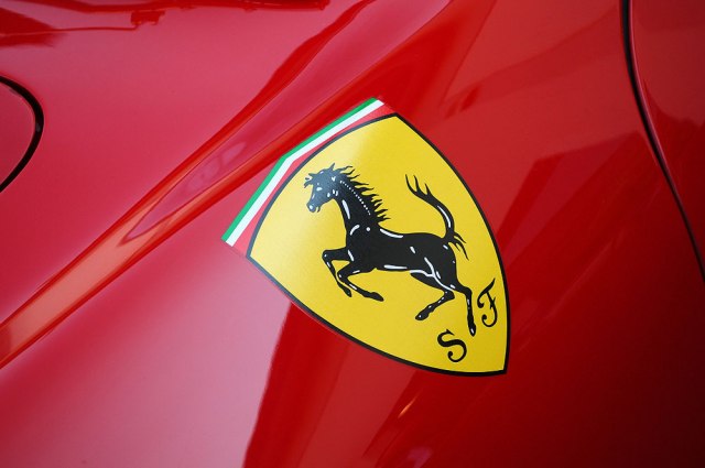 Ferrari za kraj juna najavio novi revolucionarni sportski automobil VIDEO