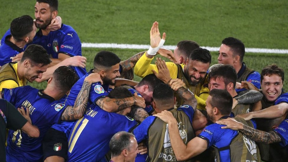 EURO 2020: Italijani marširaju, Velšani se osmehuju, Arnautović kažnjen utakmicom neigranja, moda pomeranja flašica