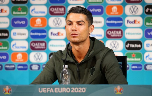 Ronaldo jednim potezom oborio vrednost globalnog brenda za èetiri milijarde evra VIDEO