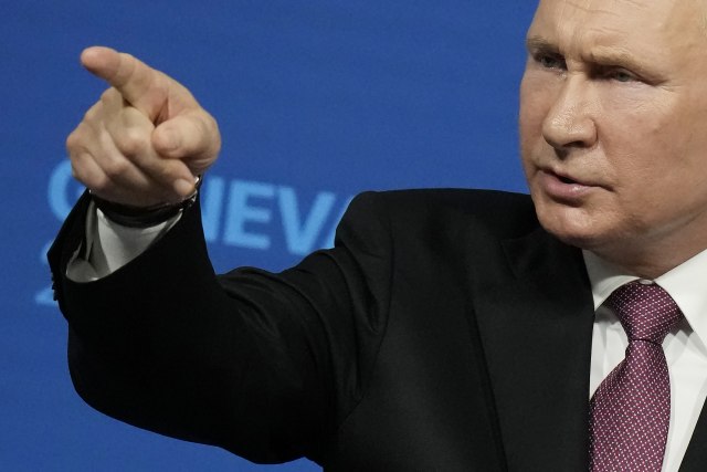 Čisto da se zagolica mašta: Da li je ovo Putin špijunirao Ronalda Regana? FOTO