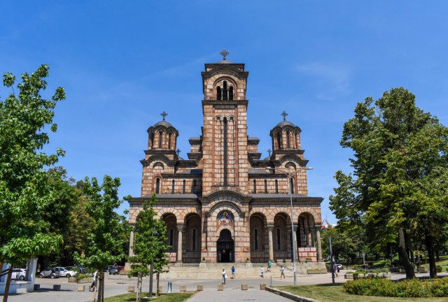 Pošta Srbije i Telekom uređuju plato ispred crkve Svetog Marka