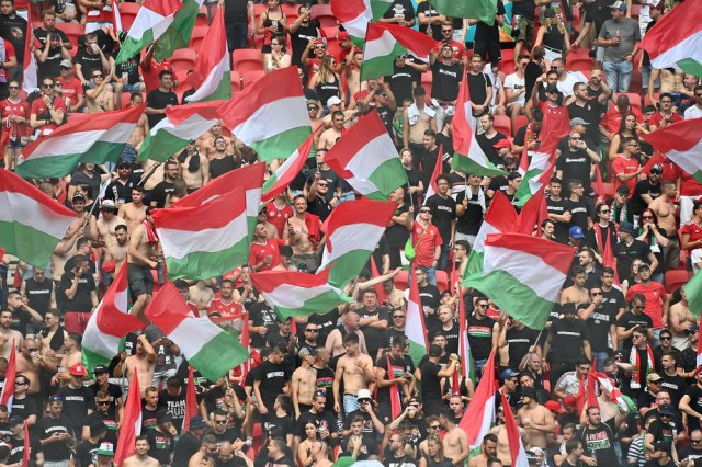 Mađari u transu pred okršaj sa svetskim šampionom VIDEO