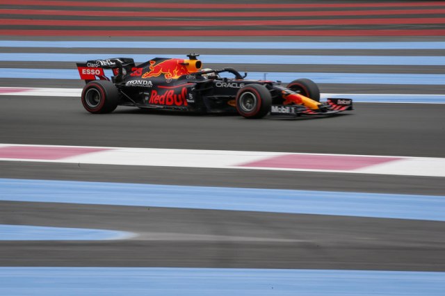 Pol pozicija za Ferstapena u Francuskoj