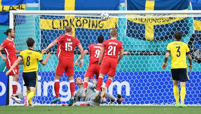 Malo je i dva od LevanGOLskog – Šveðani poslali Poljake kuæi