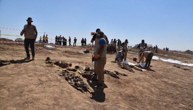 Stravièno otkriæe - stotine grobnica s telima dece ispod škole; Pomenut genocid