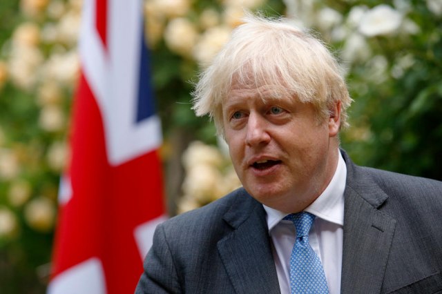 Džonson: Britanski ratni brod legalno u međunarodnim vodama