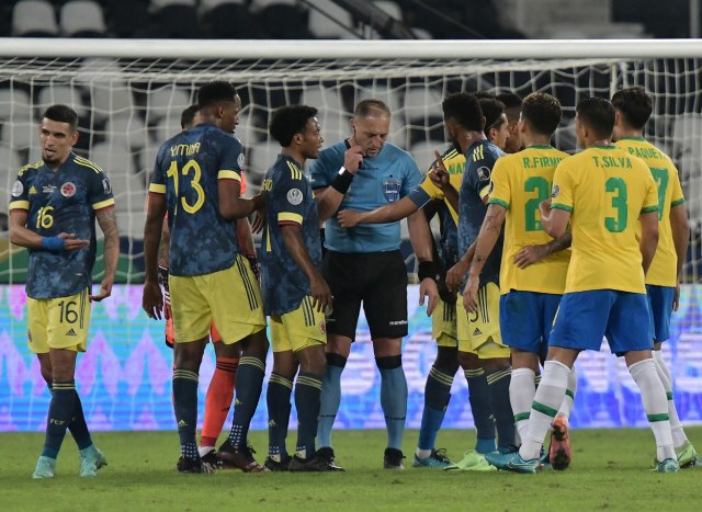 Sudija pogurao Brazil ka pobedi, nije pomogao ni Dijazov evrogol VIDEO