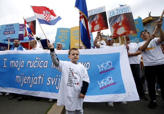 Hvali se genocidom nad nerođenom decom. Sramoto, bejbi kileru