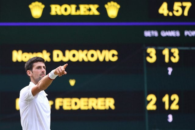 Švajcarac vidi Novakovu manu: Federer može do trofeja na Vimbldonu