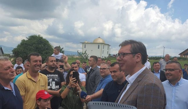 Predsednik najavio: Stiže pomoæ FOTO