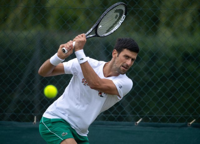 Novak pomera granice na vrhu