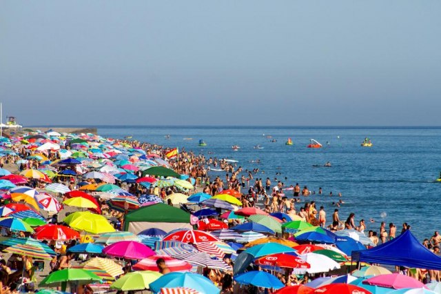 Makljaža na plaži, sada zbog ležaljki
