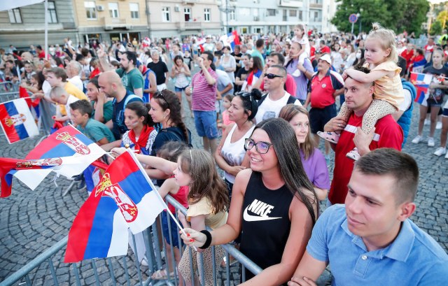 Uživo: Ivon Anderson na čistom srpskom – Živela Srbija! VIDEO