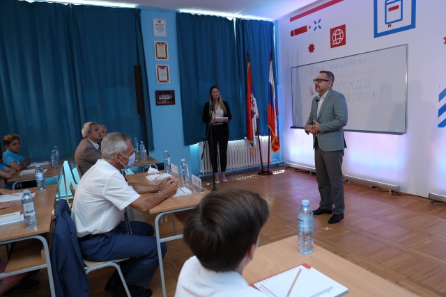 Novi kabinet za ruski jezik u Osnovnoj školi Sveti Sava uz podršku NIS-a FOTO