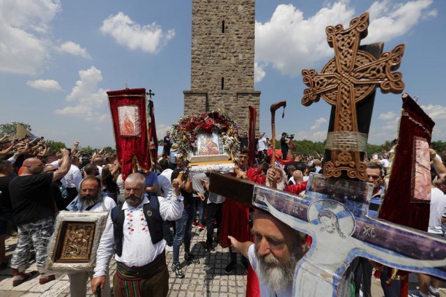 Policajac srpske nacionalnosti pod istragom posle hapšenja na Gazimestanu VIDEO