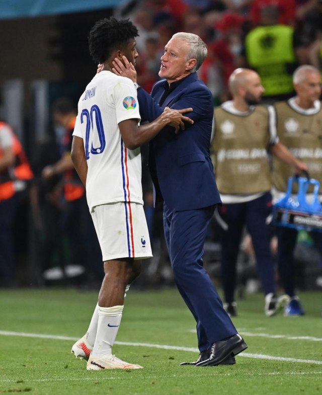 "Puklo" u Francuskoj: Selektor i Koman u klinèu