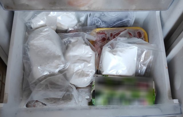 U automobilu mu otkrili drogu, a u stanu više od 4 kilograma amfetamina VIDEO/FOTO