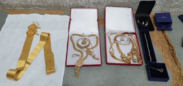 Na put sa 570 grama zlatnog nakita i gasnim pištoljem