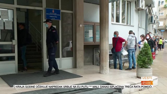 Uhapšen napadač iz Niša; Nasumice nasrtao nožem na prolaznike, ljudi bili u strahu VIDEO